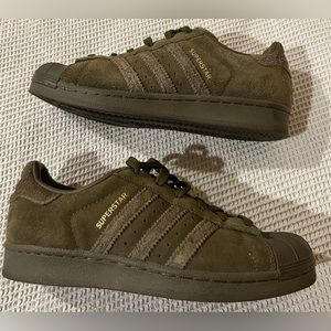 Adidas Superstars Olive green suede size 6.5 women’s, size 5 men’s